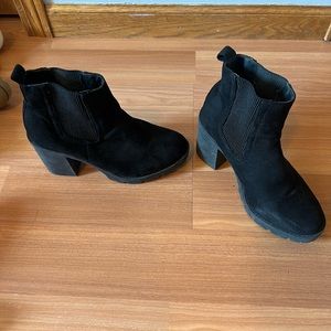 Black heeled boots